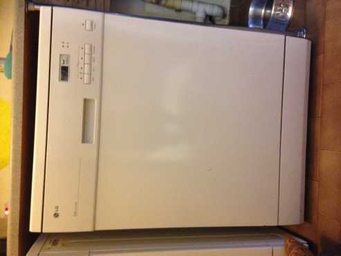 LG 3in1 Dishwasher for sale