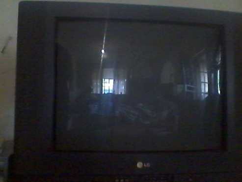 LG 70 cm colour tv