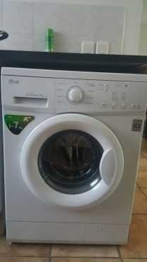 LG 7.2kg Washing Machine For Sale - As Good As New