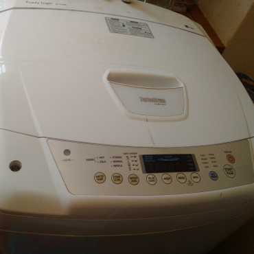 LG 7,5 kg toploader washing machine Turbodrum Fizzy Logic. R1500.