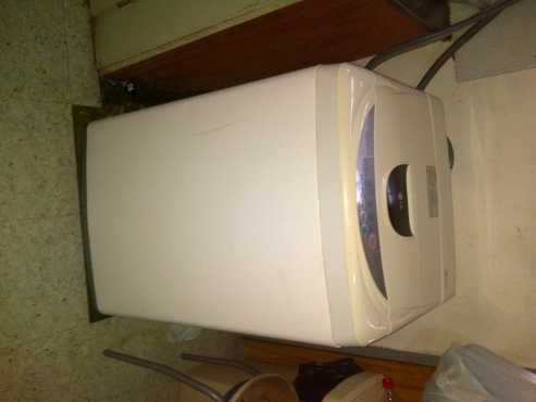 LG Automatic top loader 7,2kg washing machine