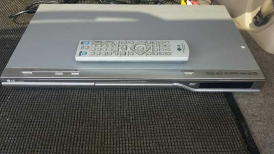 LG DVD - With Remote - No USB Port.