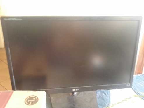 LG Flatron E2242C