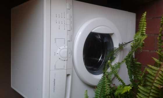 LG Front loader washing machine 7kg - Fourways