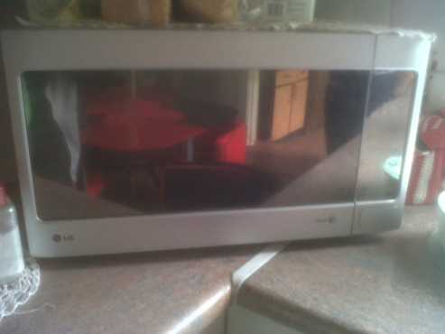 LG Microwave Oven