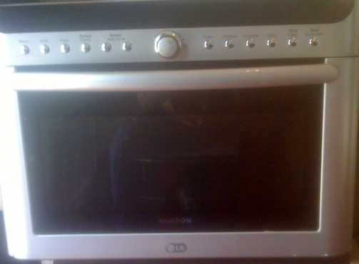 LG SOLARDOM CONVENTION OVEN - NOT WORKING - NEEDS MAGNATRON