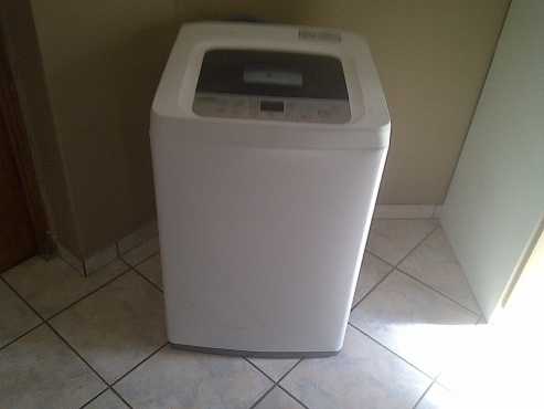 LG Turbo Drum 8.2L Washing Machine