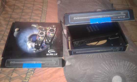 Like new DSTV PVR 2 P Decoders in boxes