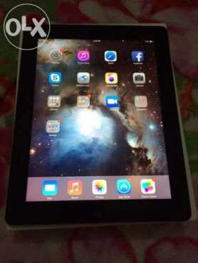 Like new Latest White iPad 2 16gb, 3G amp WiFi, with all original accessories included in Sale...