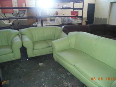 Lime green 6 seater leather lounge suite