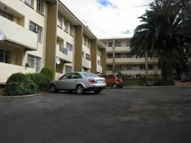 Linden 2bedroomed apartment to let for R5500