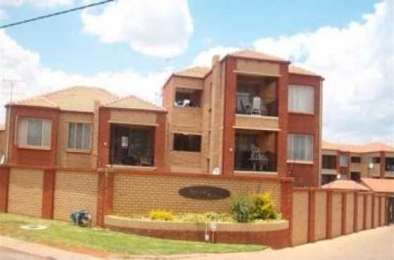 Looking for a professional lady to share a 2bedroom apartment in Centurion
