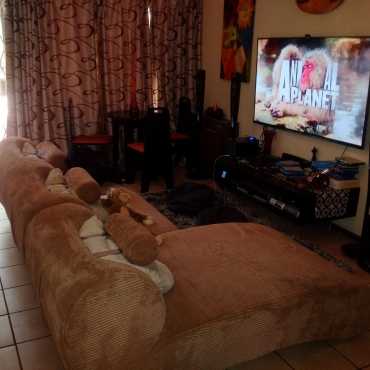 Lounge couches for sale