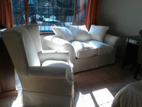 LOUNGE SUITE. 3 PIECE IMPORTED LOUNGE SUITE. WHITE.