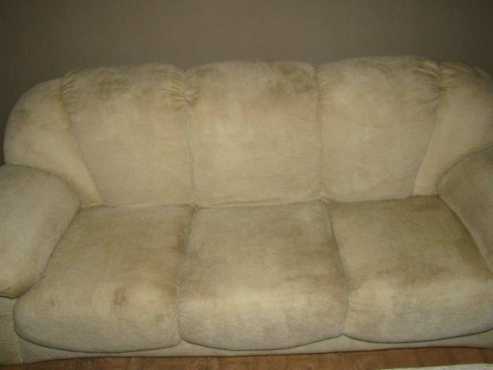 Lounge suite 6 seater Beige