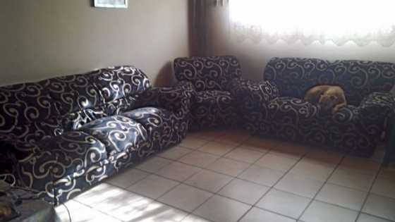 Lounge Suite For Sale