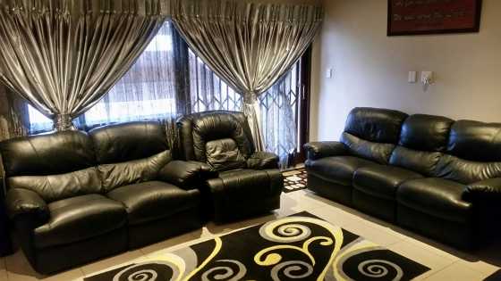 Lounge Suite For Sale