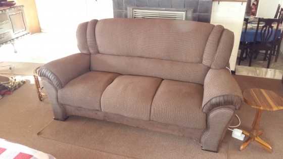 Lounge suite x 6 seater