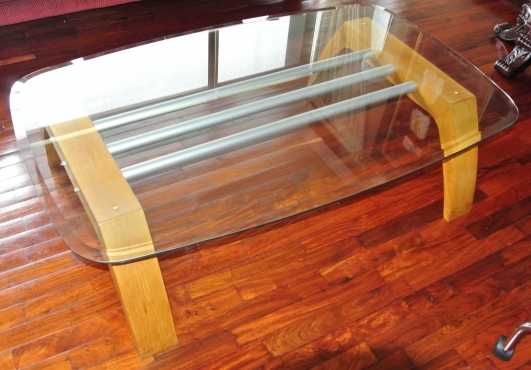 LOUNGE TABLE