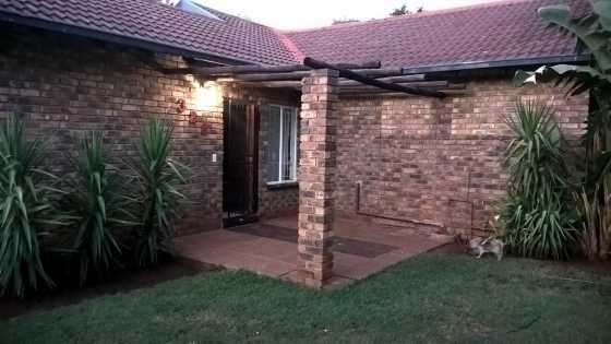 Low maintenance duet old Doornpoort for sale 0828574901