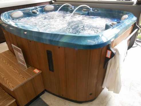 Luxurious Outdoorindoor Jacuzzi Spa tubs for sale