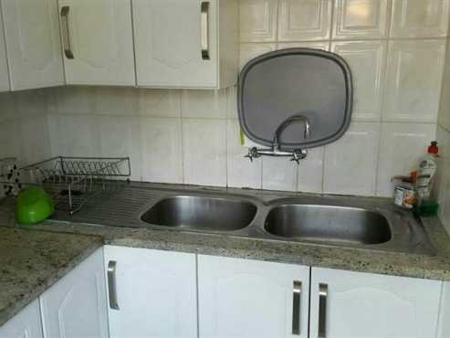 LYNDHURST 1Bedroomed townhouse to let for R4200 excl wampl