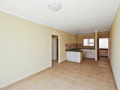 Lyndhurst 2bedrooms, bathroom, kitchen, lounge