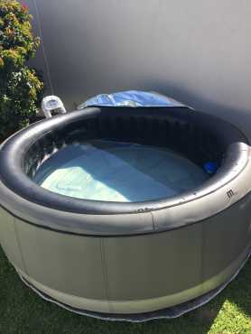 M Spa Castello 6 seater Jacuzzi for sale