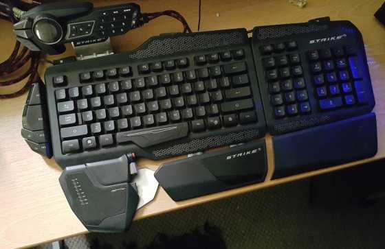 Mad Catz Strike 5 Keyboard