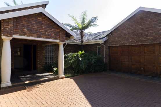 Magnificent 3 bedroom House in Rooihuiskraal