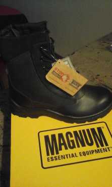 Magnum safety boots for sale