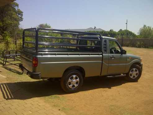 Mahindra tralie cattle rails