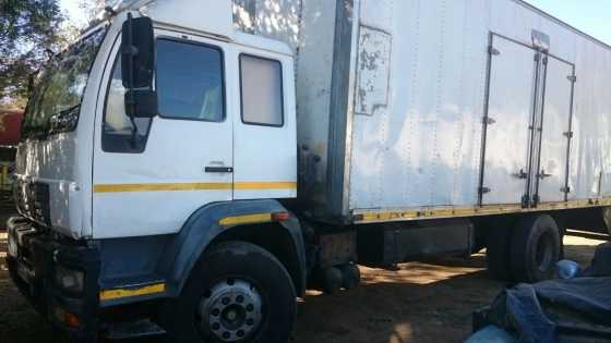 MAN LE 220B 2001 Box body for sale