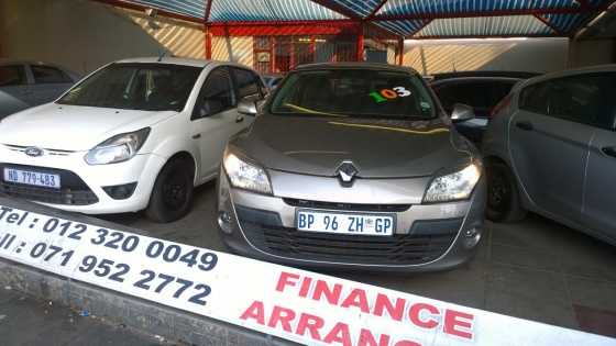 MANAGER SPECIAL 2011 Renault Megane 1.6 shake it for R 95000 only with low km Accessories Aircon,a