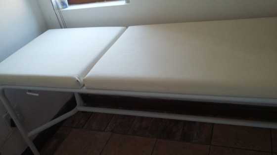 Massage bed