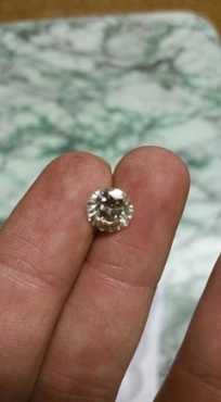 Massive diamond 2.6ct