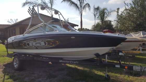 MasterCraft EFI 21ft with Inboard motor and Perfect Pass.