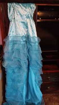 Matric dresses x2 Red and Blue Size 32 to 34