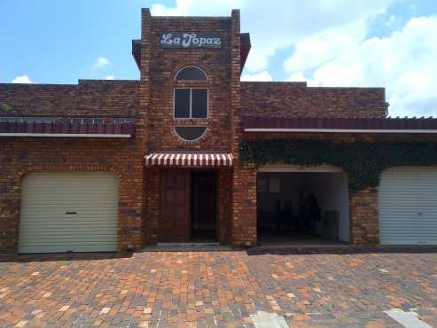 Mayfield Park, huge 2 beds, 1 bathroom,  fully tiled safe and secure, jhb south