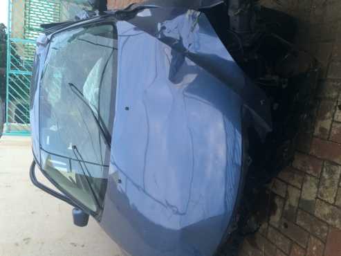 Mazda 3 2006 accident damaged