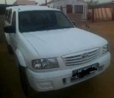 mazda drifter 2.6i 2005 white 4x4 for sale