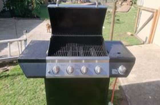 Megamaster 4 burner gas braai