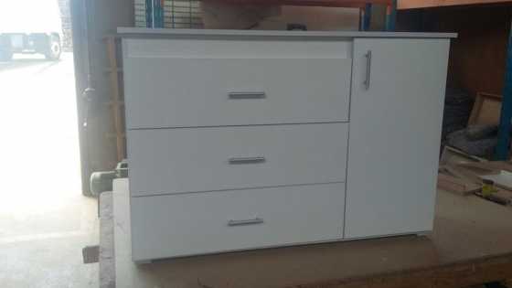 MELAMI 3-DRAW  1 DOOR COMPACTUM