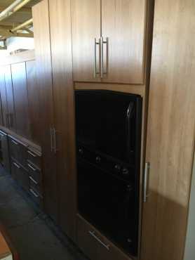 Memphis Cherry Bevel Edge Kitchen