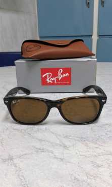 MENS RAYBAN WAYFARER RB2132 SUNGLASSES.