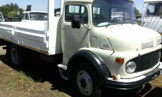 Mercedes 1113 Bulnose Dropside 8Ton