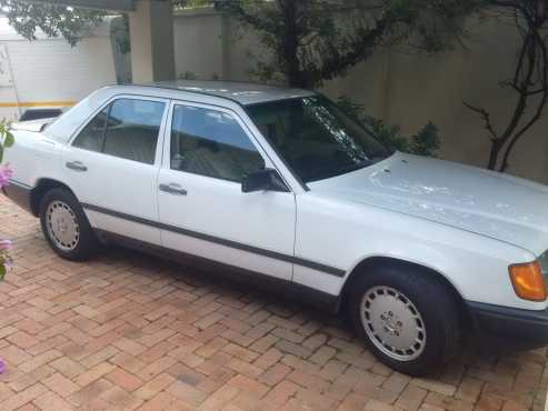 Mercedes 230E excellent condition