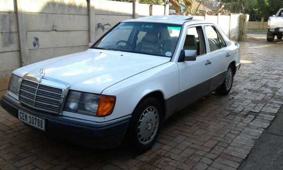 MERCEDES 300E