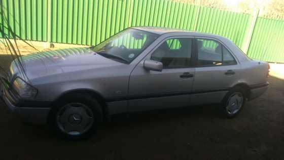Mercedes Bens C180, still looking very good and reliable, license fees paid up till August 2017 R285