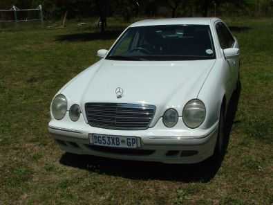 Mercedes Bens E240